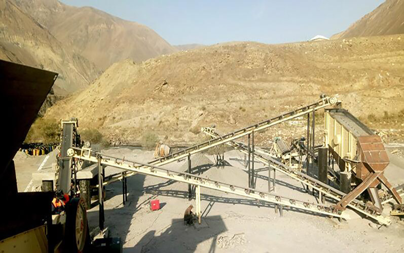 碎石生產(chǎn)線設(shè)備破碎現(xiàn)場