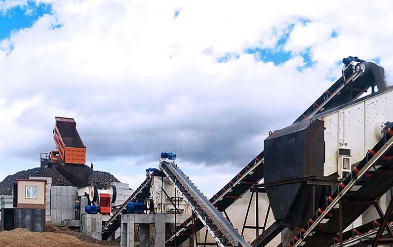 河北時(shí)產(chǎn)300噸石灰石生產(chǎn)案例